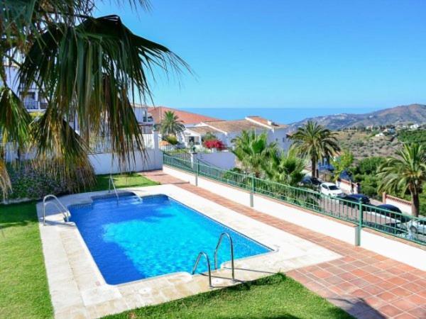 Lovely 2 Bedroomed Apartment With Pool Frigiliana Eksteriør billede